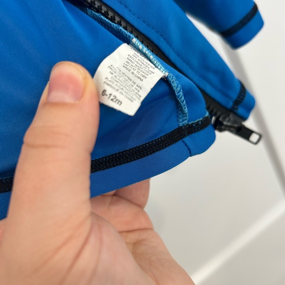 SwimZip Full Zip RashGuard (Size 6-12) - Picture 4 of 5